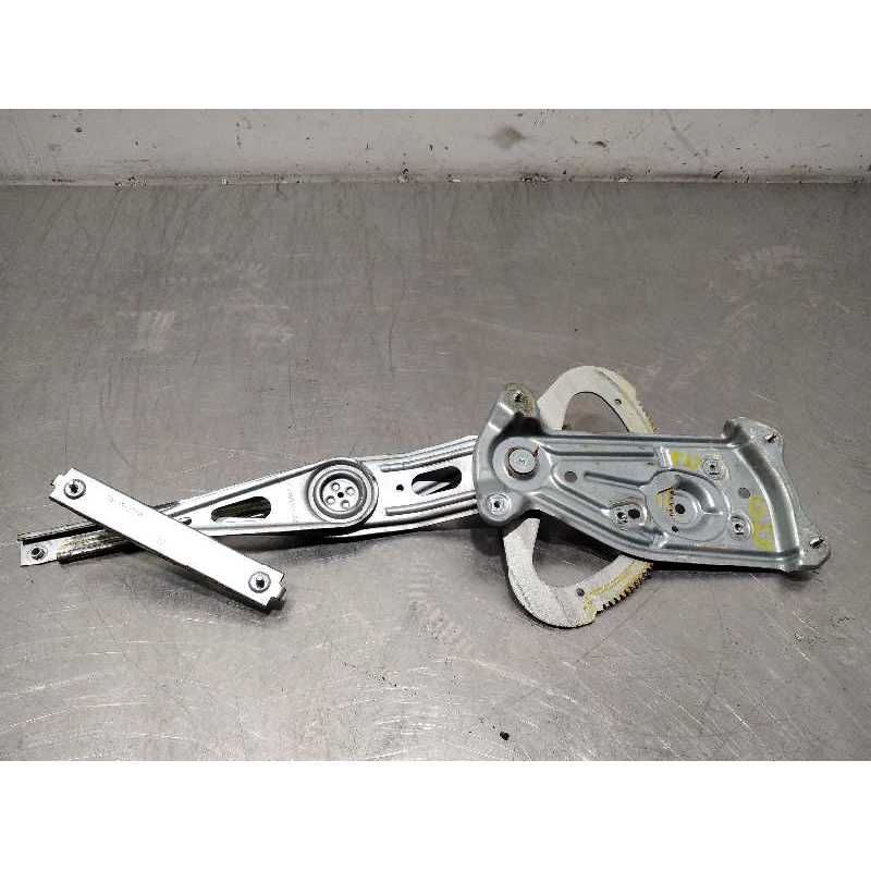 ELEVALUNAS TRASERO DERECHO 827200006R 