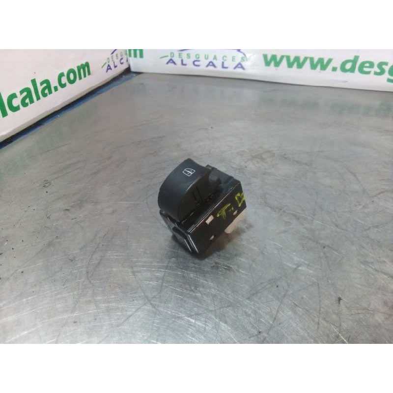 MANDO ELEVALUNAS TRASERO DERECHO 25411JY00A 6 PINES 