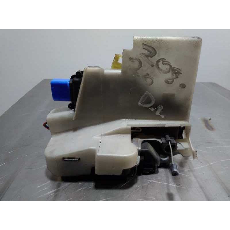 CERRADURA PUERTA DELANTERA IZQUIERDA 