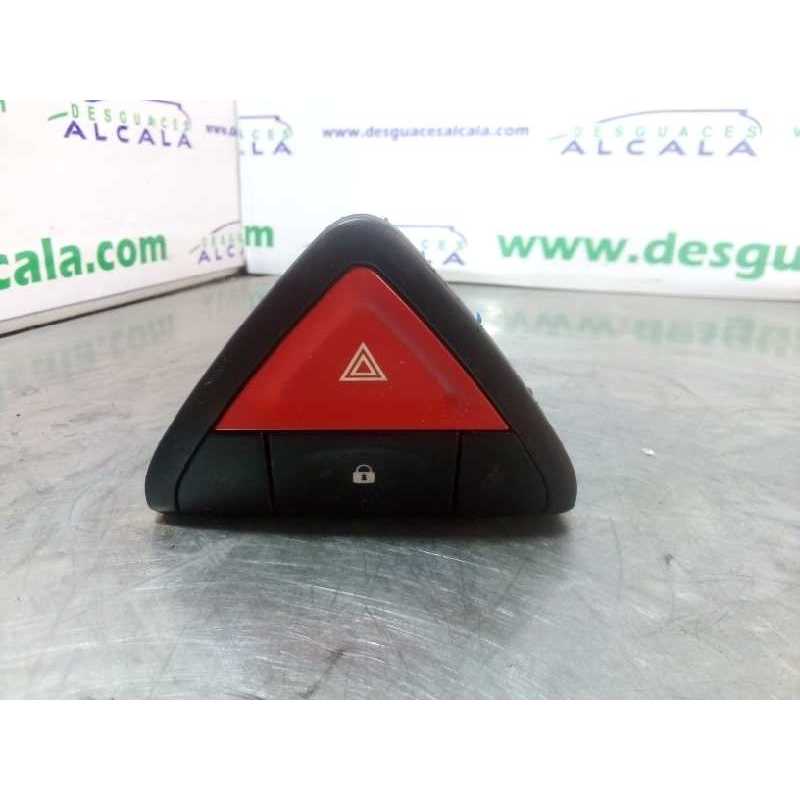 BOTONERA EMERGENCIA 68485JY00A 4 CONECTORES 