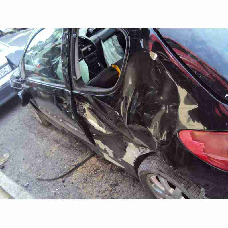peugeot 206 berlina del año 2001