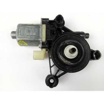MOTOR ELEVALUNAS DELANTERO DERECHO 5Q0959802A 0130822714