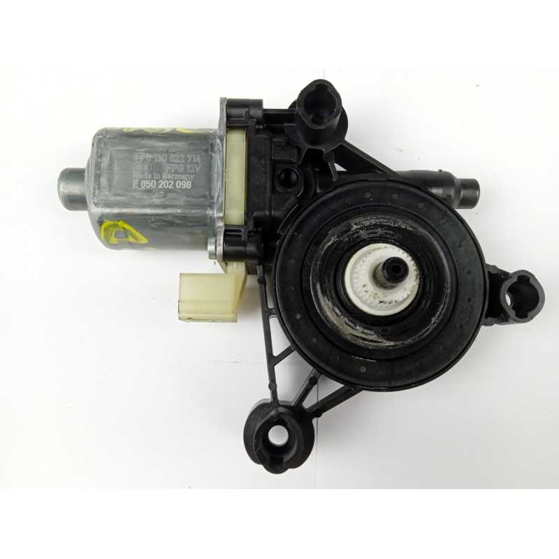 MOTOR ELEVALUNAS DELANTERO DERECHO 5Q0959802A 0130822714