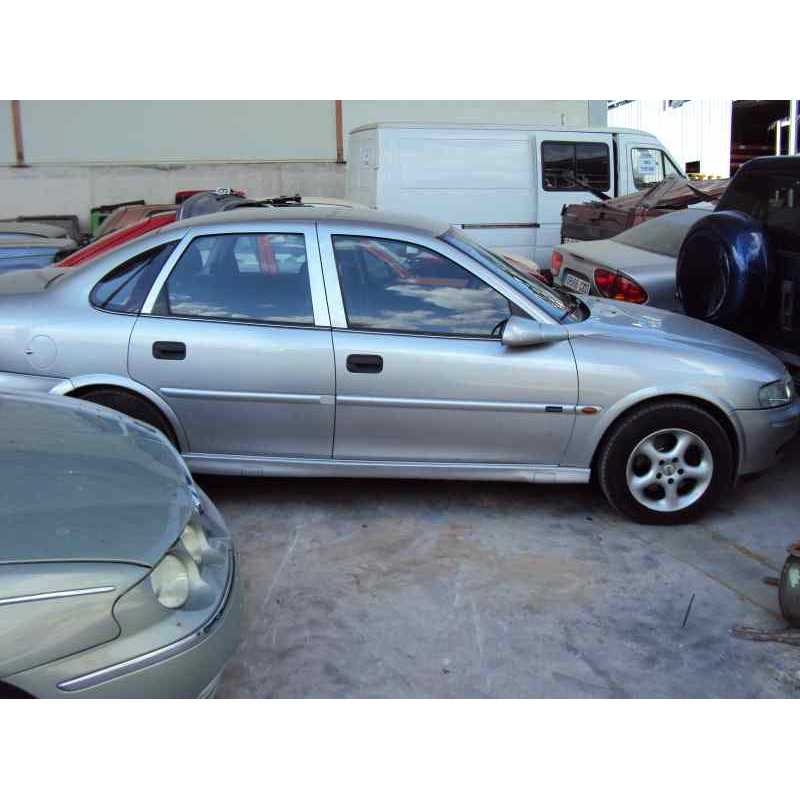 opel vectra b berlina del año 2001