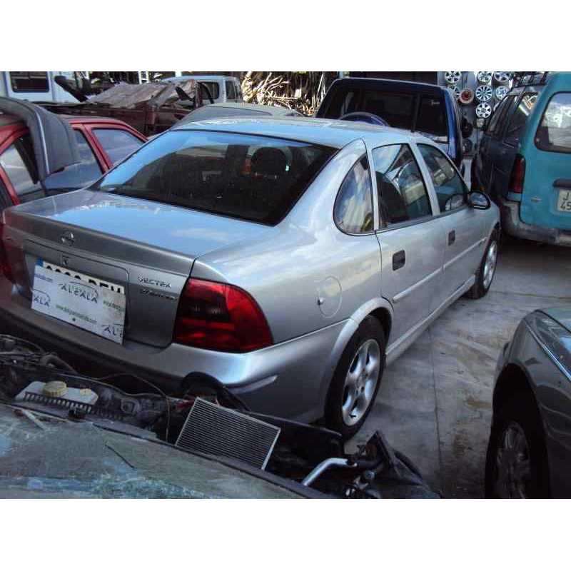 opel vectra b berlina del año 2001