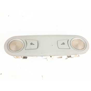LUZ INTERIOR 8T0947111B 