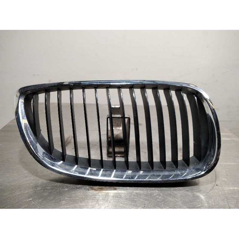 REJILLA PARAGOLPES DERECHA 51137157276 