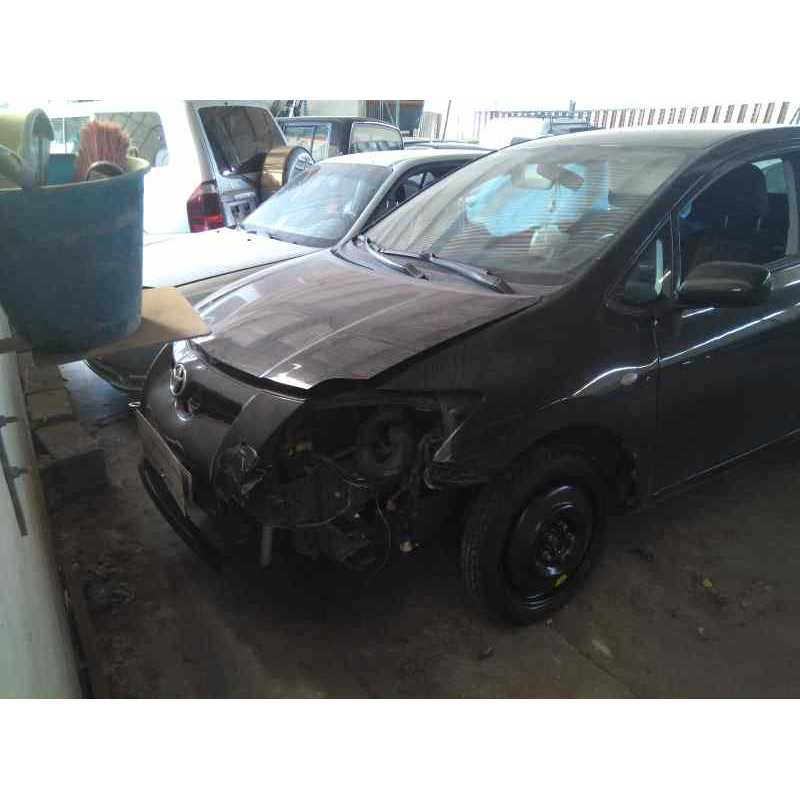 toyota auris del año 2008