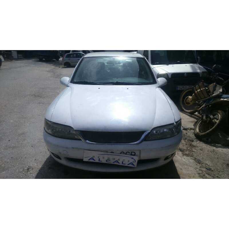 opel vectra b berlina del año 2000