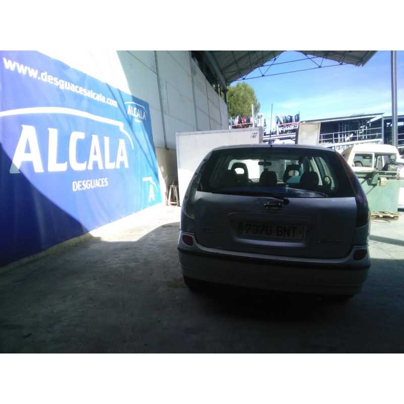 nissan almera tino (v10m) del año 2001