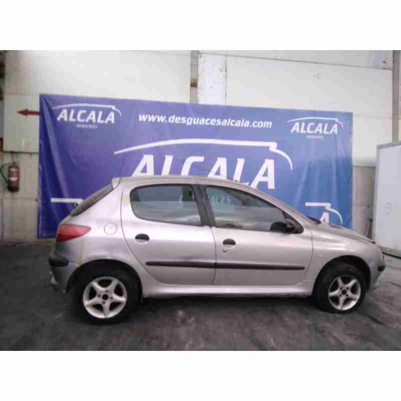peugeot 206 berlina del año 2000