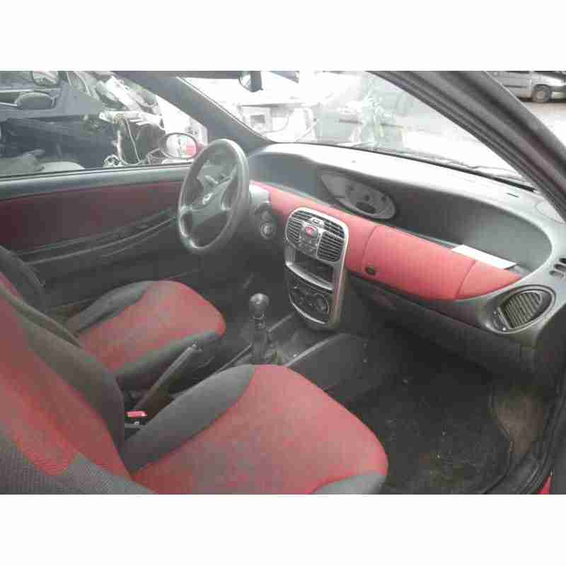 lancia lancia y del año 2001