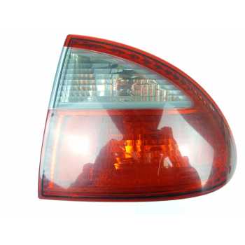 PILOTO TRASERO DERECHO 1M6945112 
