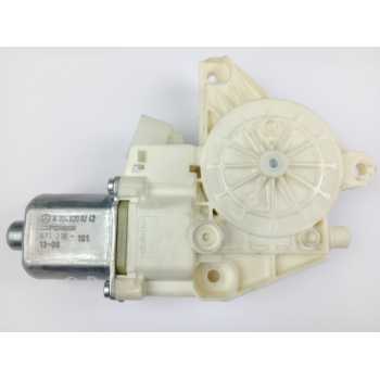 MOTOR ELEVALUNAS DELANTERO DERECHO A2048200242 
