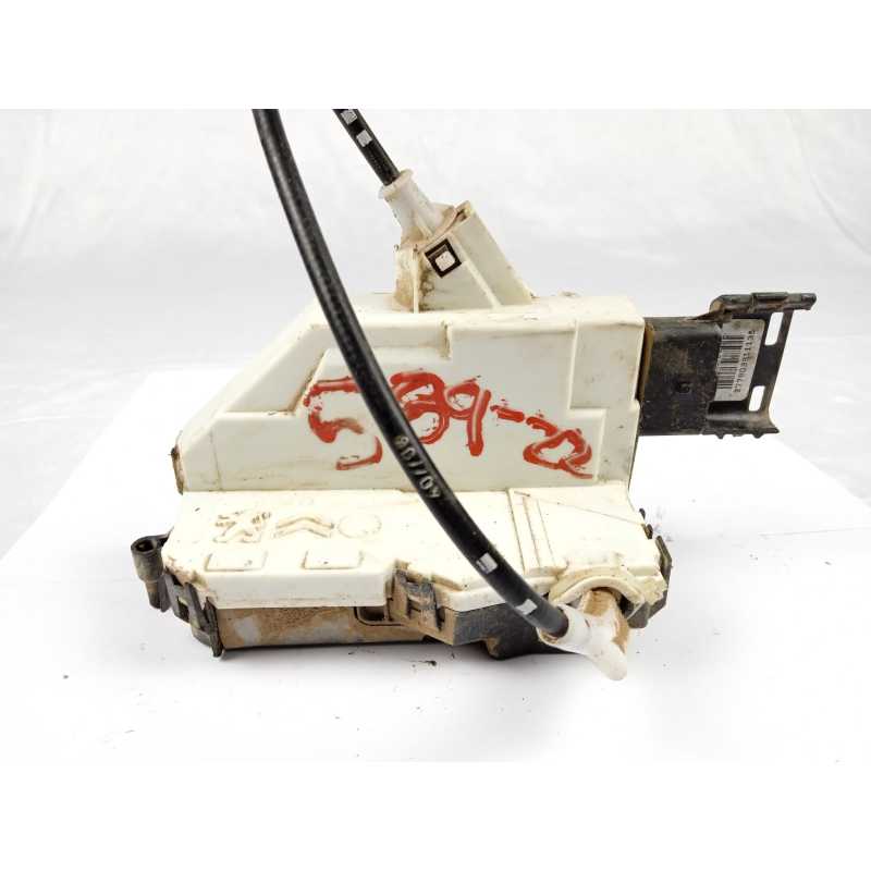 CERRADURA PUERTA DELANTERA DERECHA 828405 
