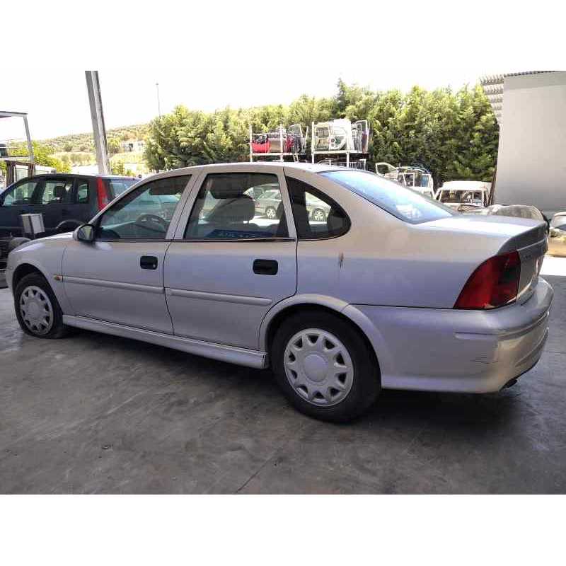 opel vectra b berlina del año 1999