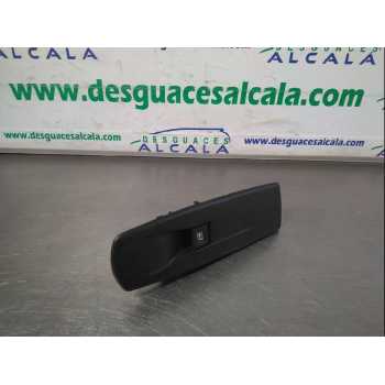 MANDO ELEVALUNAS DELANTERO DERECHO 809600750R 