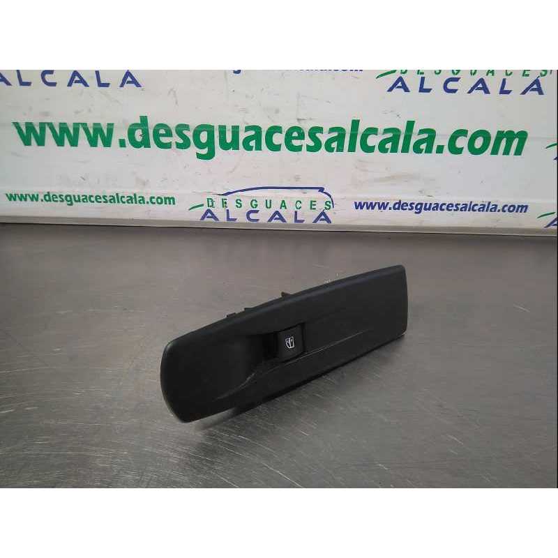 MANDO ELEVALUNAS DELANTERO DERECHO 809600750R 