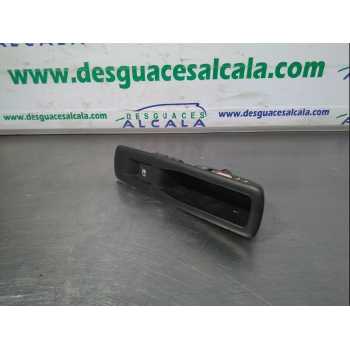 MANDO ELEVALUNAS TRASERO DERECHO 254010003R PLASTICO RALLADO 