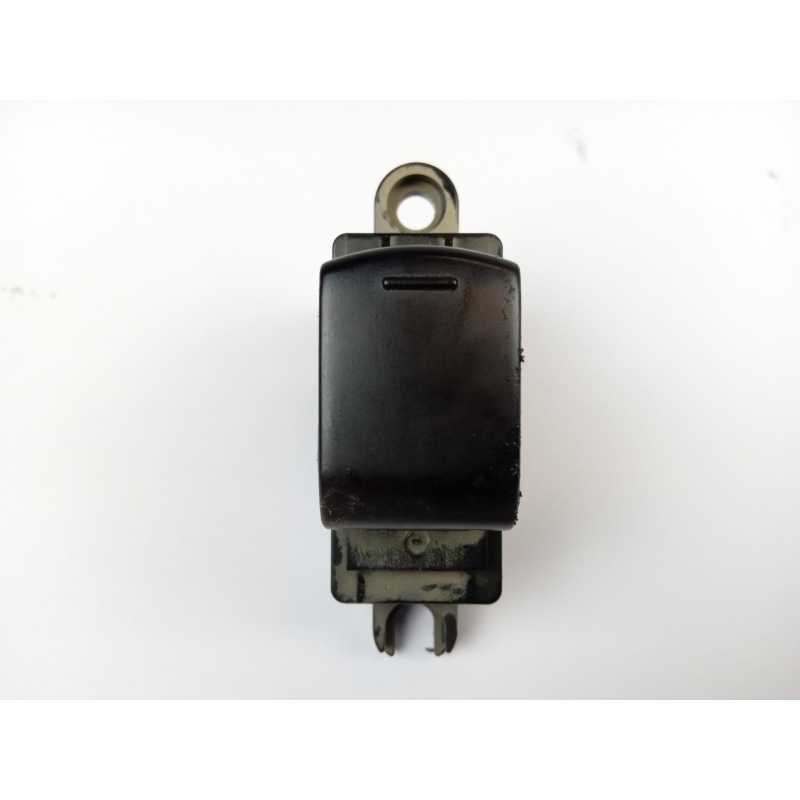 MANDO ELEVALUNAS TRASERO DERECHO 25411JG05A 