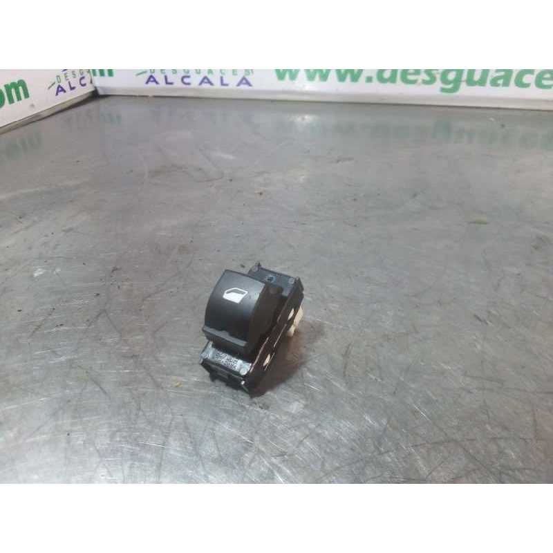 MANDO ELEVALUNAS DELANTERO DERECHO 96762292ZD 4 PINES 