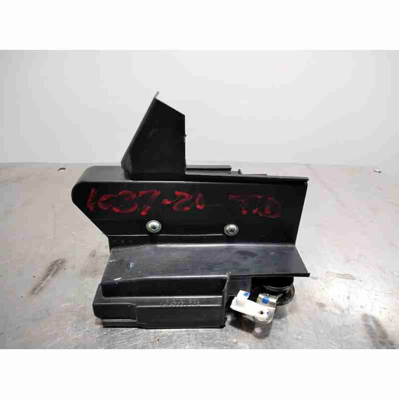 CERRADURA PUERTA TRASERA DERECHA 825022281R 2 PINES 