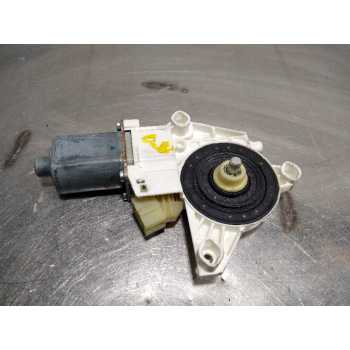 MOTOR ELEVALUNAS DELANTERO DERECHO 0130822272 A2518200842 5 PINES