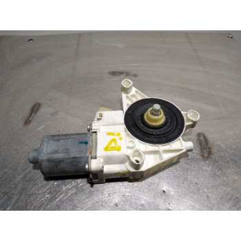 MOTOR ELEVALUNAS DELANTERO IZQUIERDO 0130822273 A2518200742 5 PINES