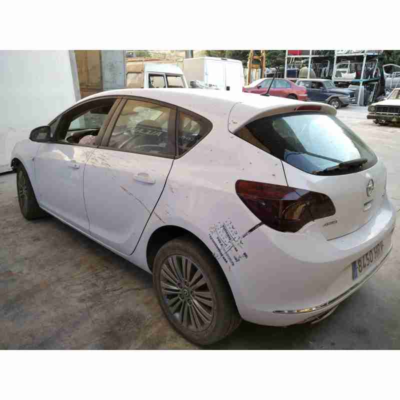 opel astra j lim. del año 2013