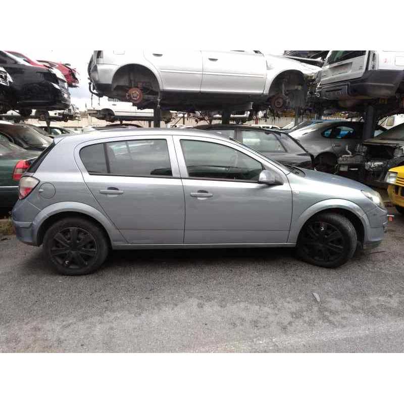 opel astra h berlina del año 2004