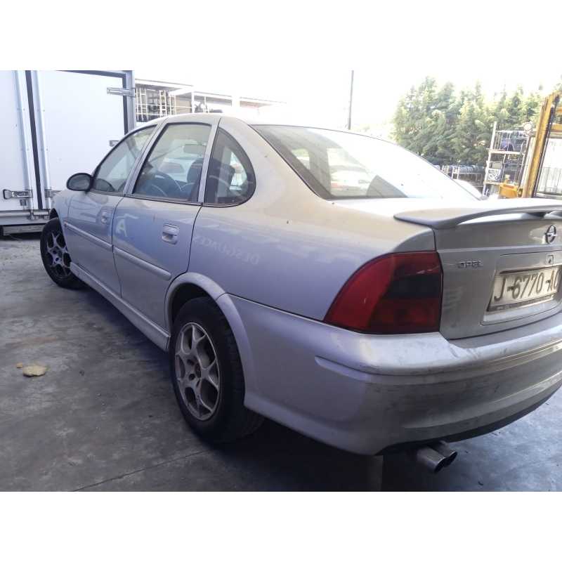 opel vectra b berlina del año 1999