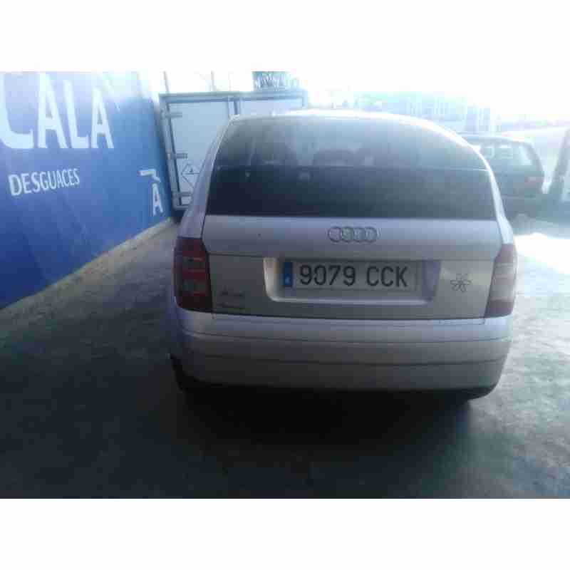 audi a2 (8z0) del año 2002