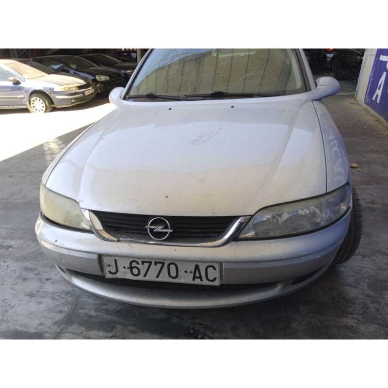 opel vectra b berlina del año 1999