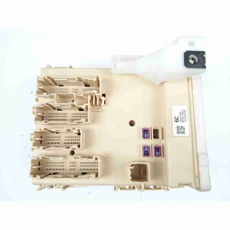 CAJA RELES / FUSIBLES 8273078011 