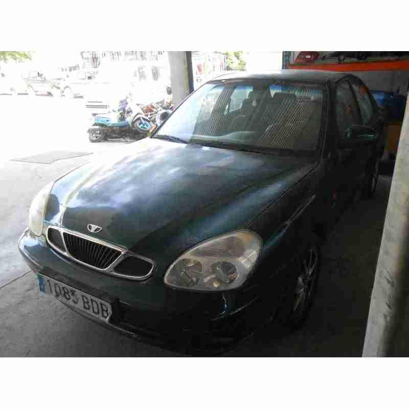 daewoo nubira berlina del año 2000