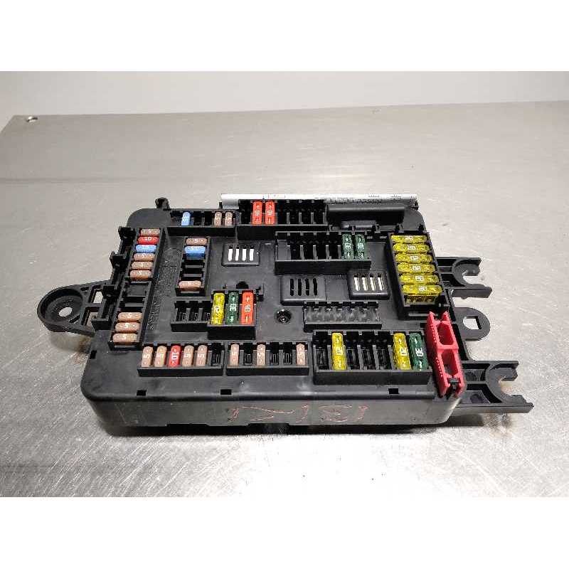 CAJA RELES / FUSIBLES 9261111 926111103 