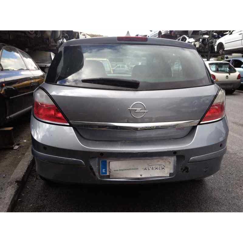 opel astra h berlina del año 2004