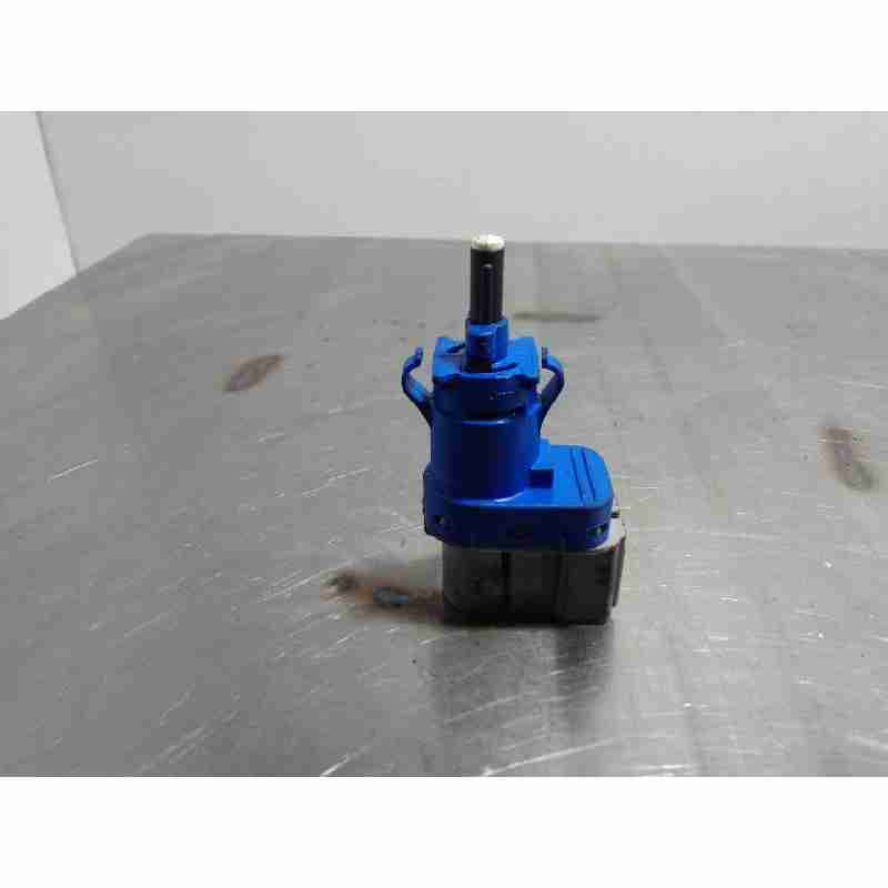 SENSOR PEDAL FRENO LUCES FRENO