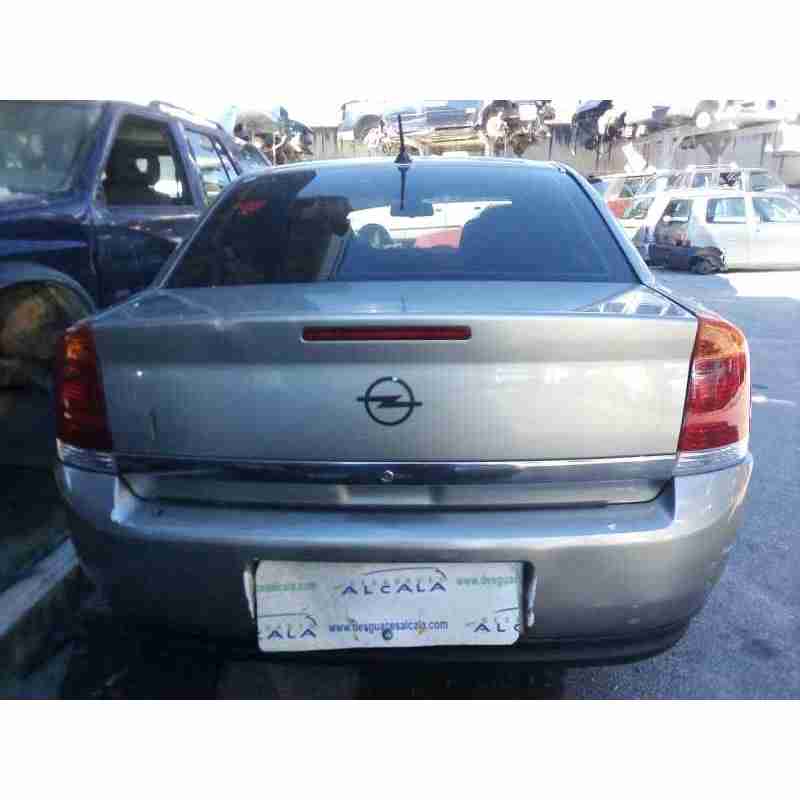 opel vectra c berlina del año 2002