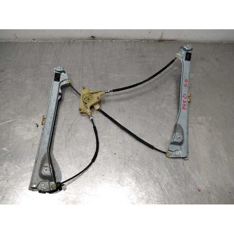ELEVALUNAS DELANTERO DERECHO 807000002R 