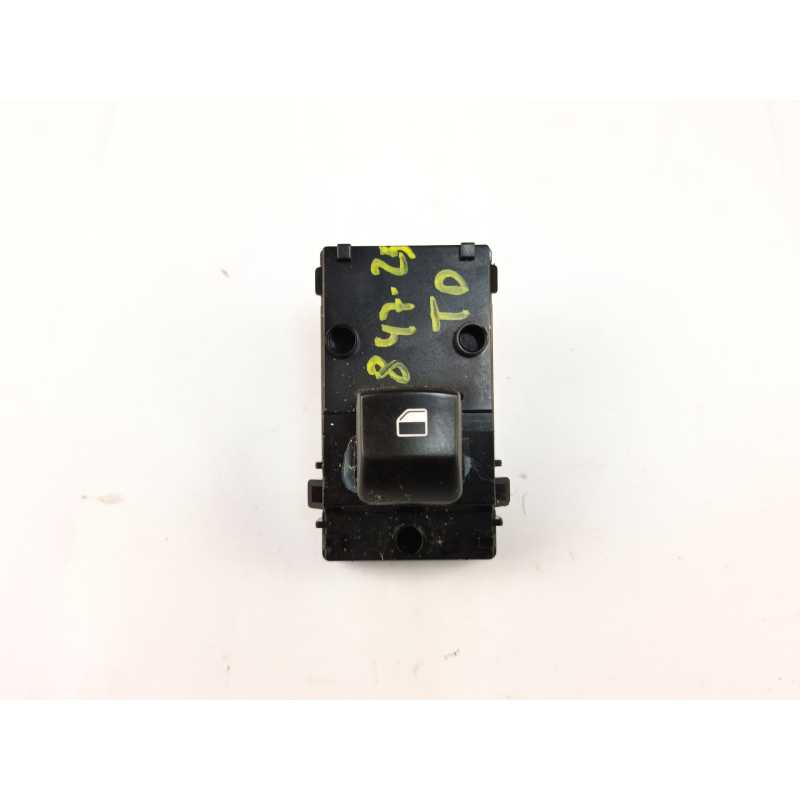 MANDO ELEVALUNAS TRASERO DERECHO 93590J7100 