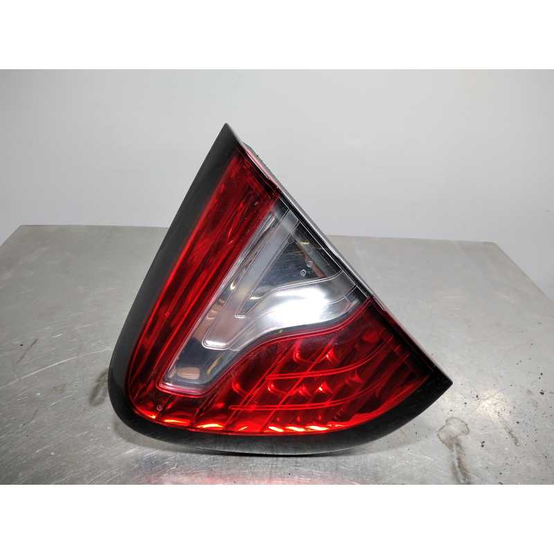 PILOTO TRASERO DERECHO INTERIOR 265501712R 