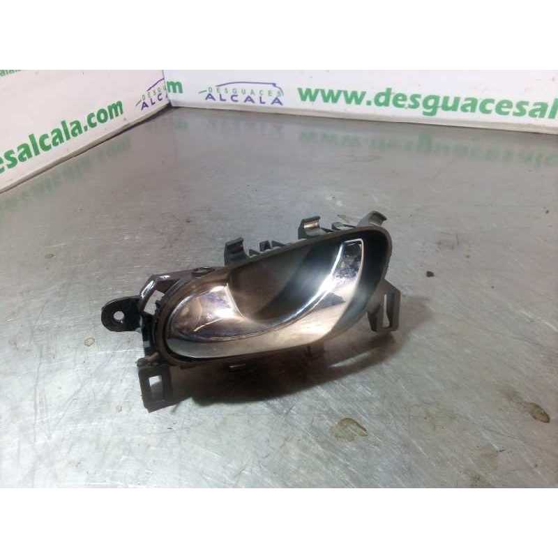 MANETA INTERIOR DELANTERA IZQUIERDA 