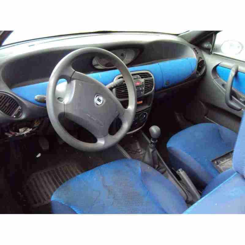 lancia lancia y del año 2001