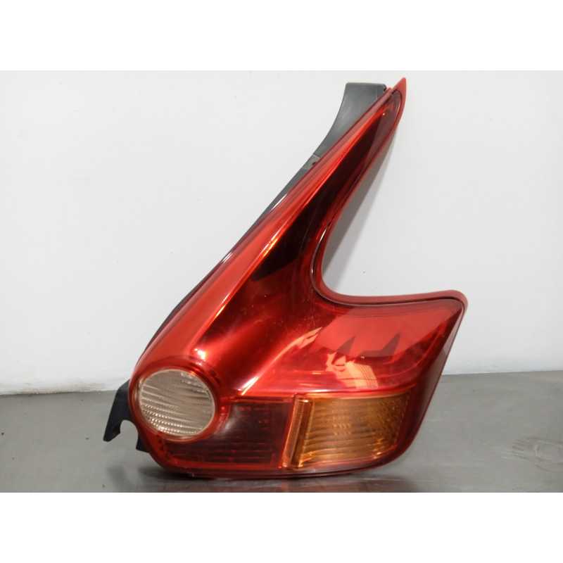 PILOTO TRASERO DERECHO 265501KA0A 