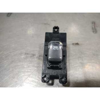 MANDO ELEVALUNAS DELANTERO DERECHO 4C25101000 93580A2100 