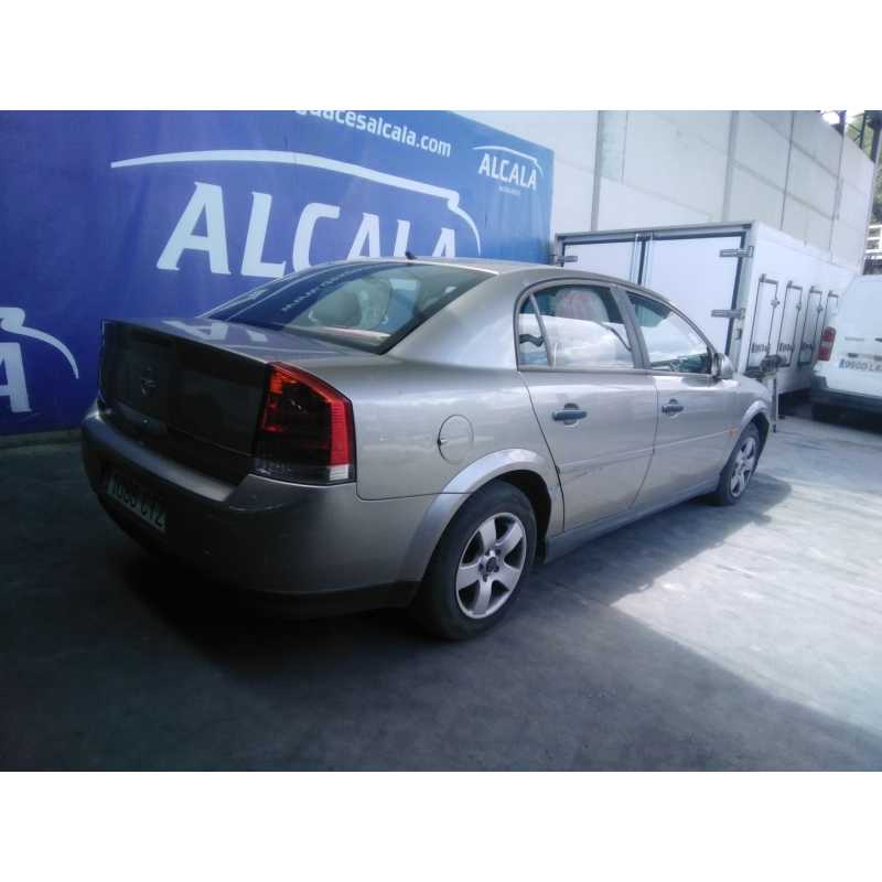 opel vectra c berlina del año 2004