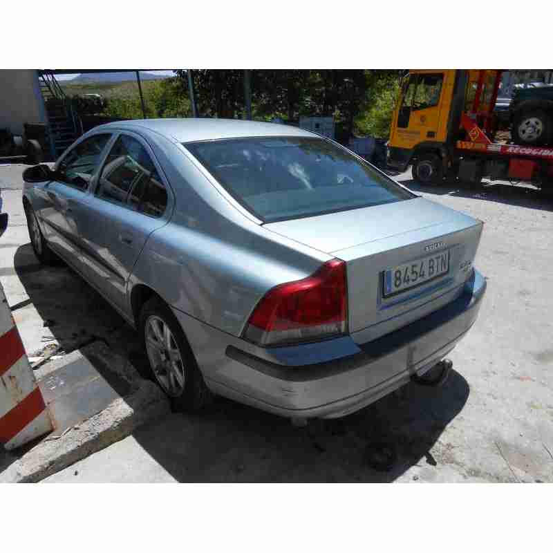 volvo s60 berlina del año 2002