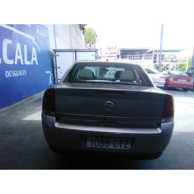 opel vectra c berlina del año 2004