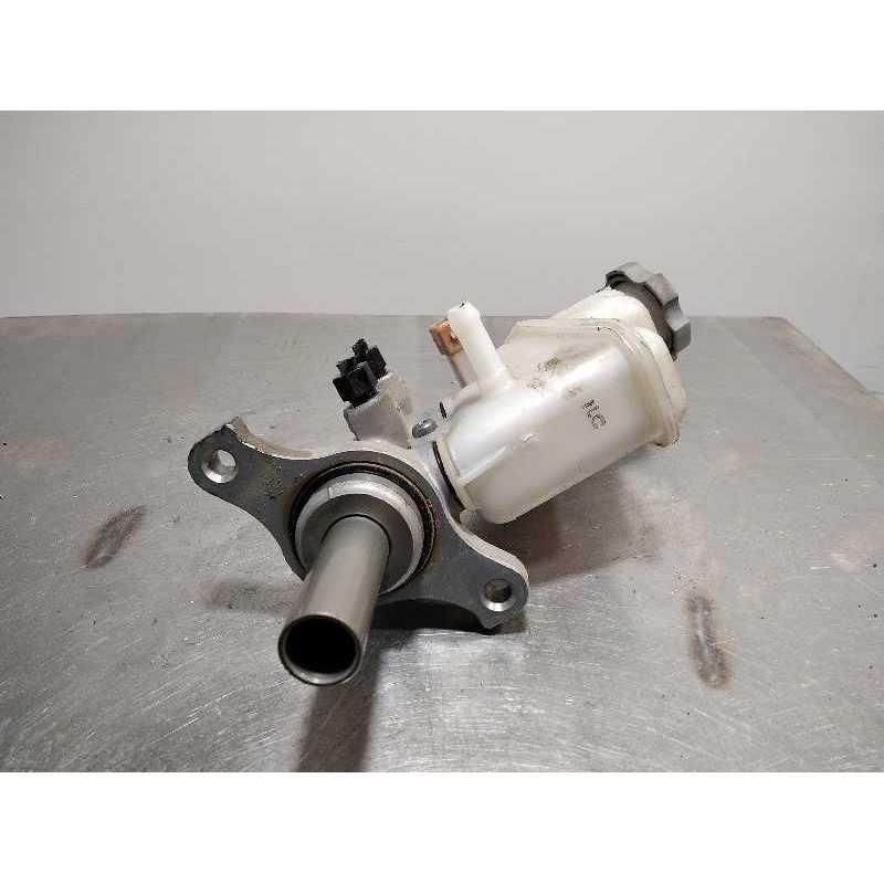 BOMBA FRENO 585101R200 